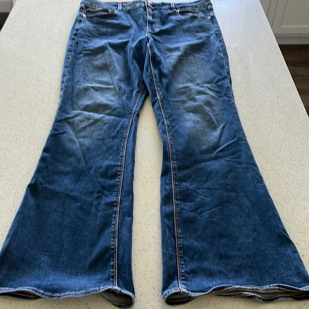 American Eagle super stretch hi-rise artist flare 18 long